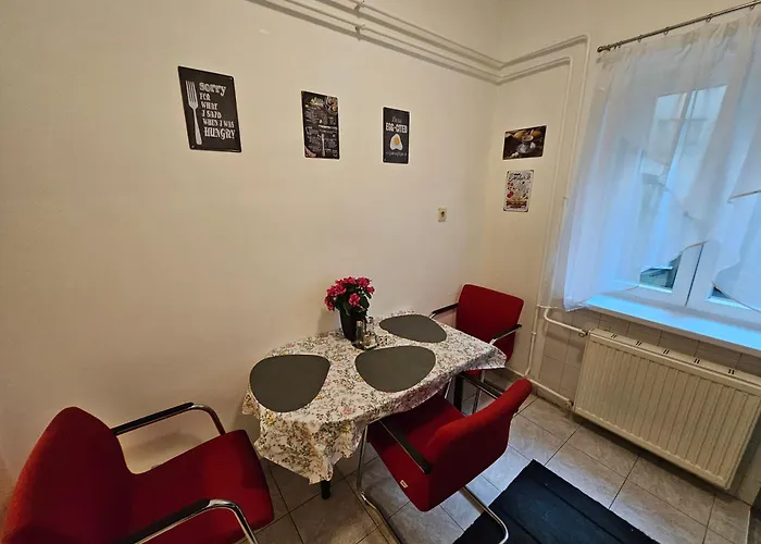 Pet Friendly 2Bdr Apartment