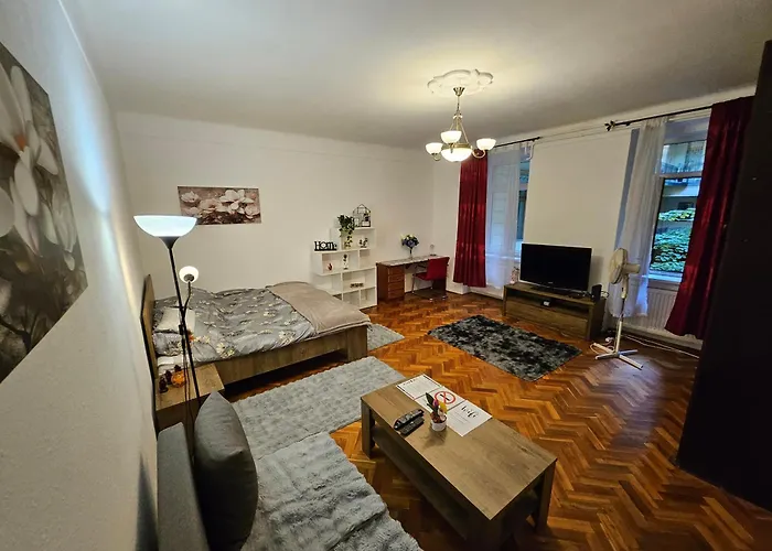 Pet Friendly 2Bdr Apartment
